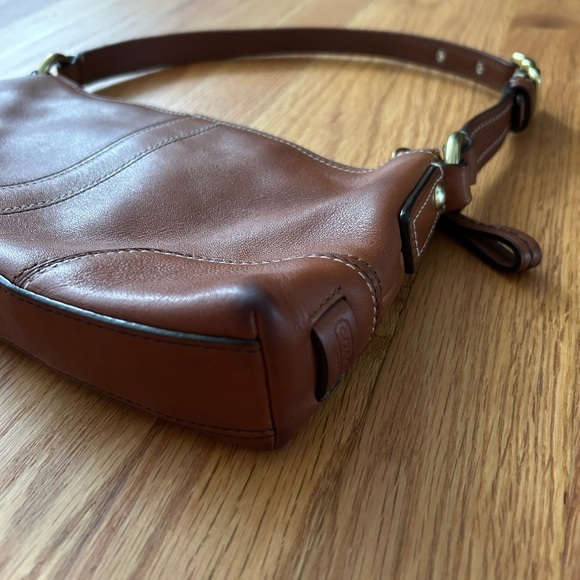SOLD - COACH VINTAGE HAMPTON SMALL SHOULDER BAG - Picture 8 of 9